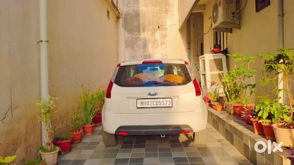 Ford Figo 2011 Petrol 75000 Km Driven