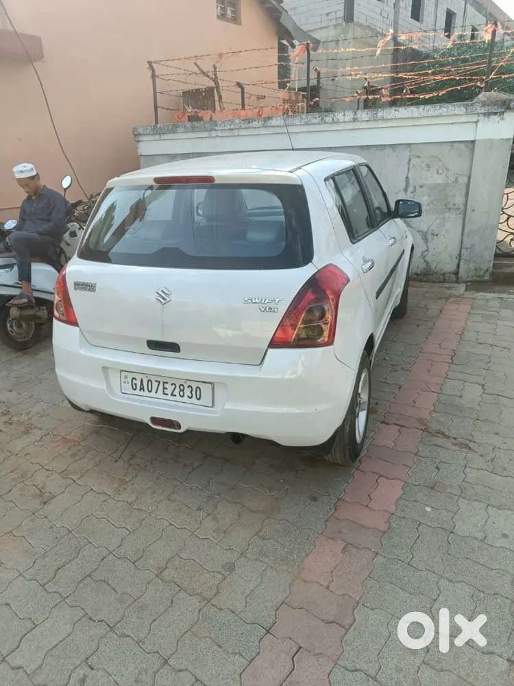 Maruti Suzuki Swift 2011 Diesel 107300 Km Driven