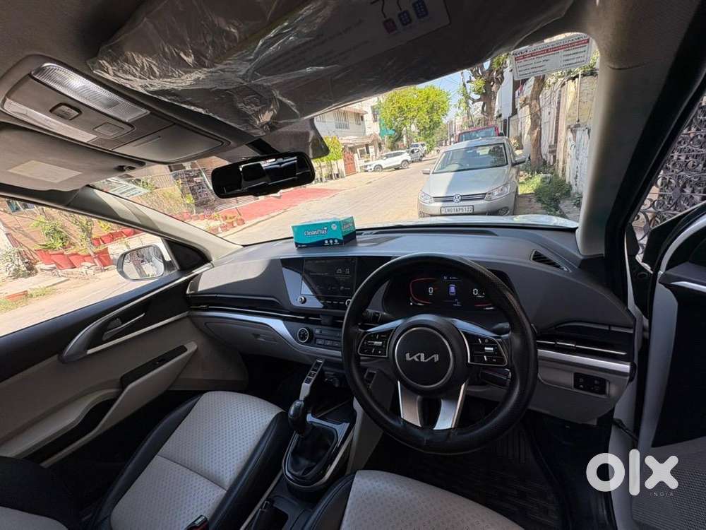 Kia Carens 2023 Diesel Well Maintained