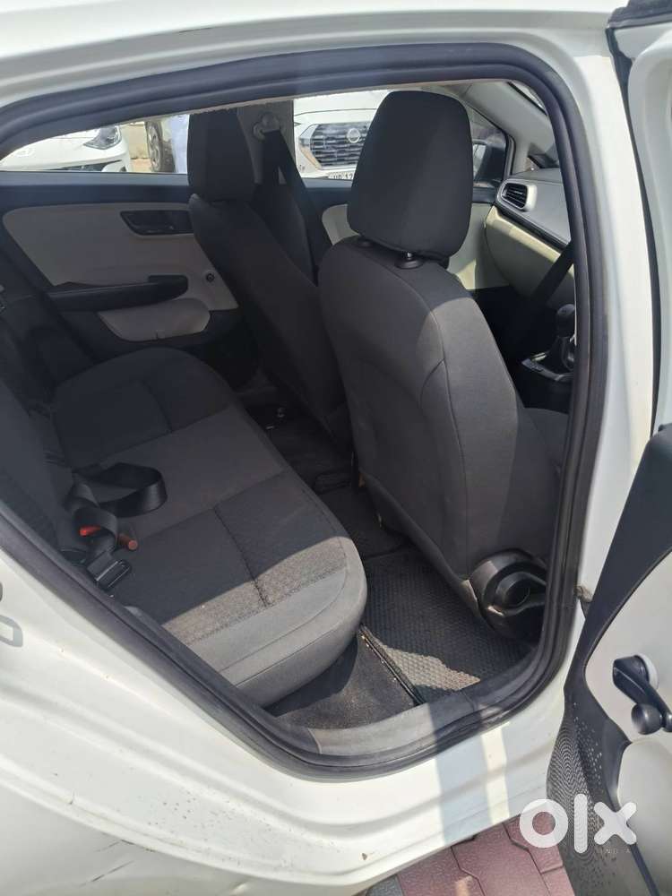 Tata Altroz Petrol 2021