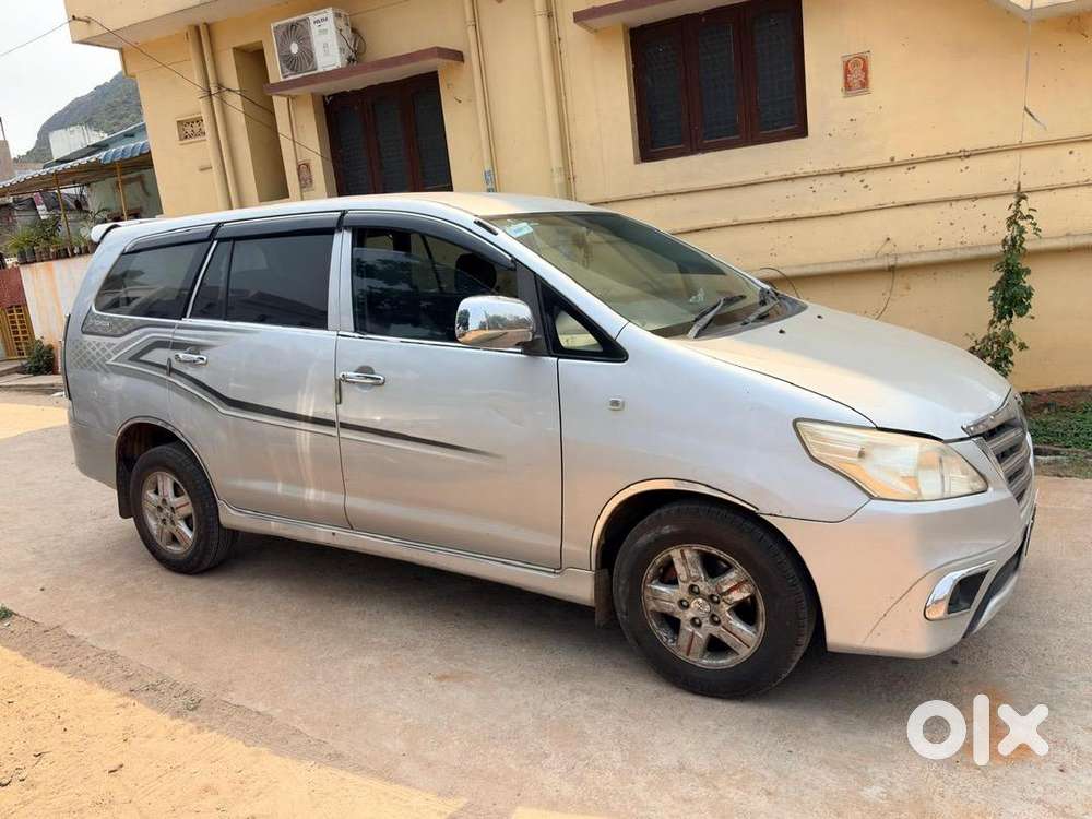 Toyota Innova 2012 Diesel 262000 Km Driven