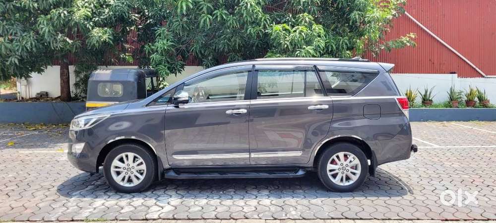 Toyota Innova Crysta 2.8 Gx At 8s, 2016, Diesel