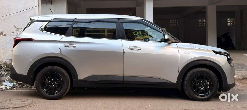 Kia Carens 1.5 Premium 7 Str, 2023, Petrol