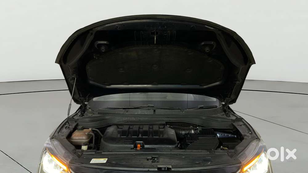 Mahindra Xuv700 2.0 Ax 7 Petrol At Luxury Pack Str, 2022, Petrol