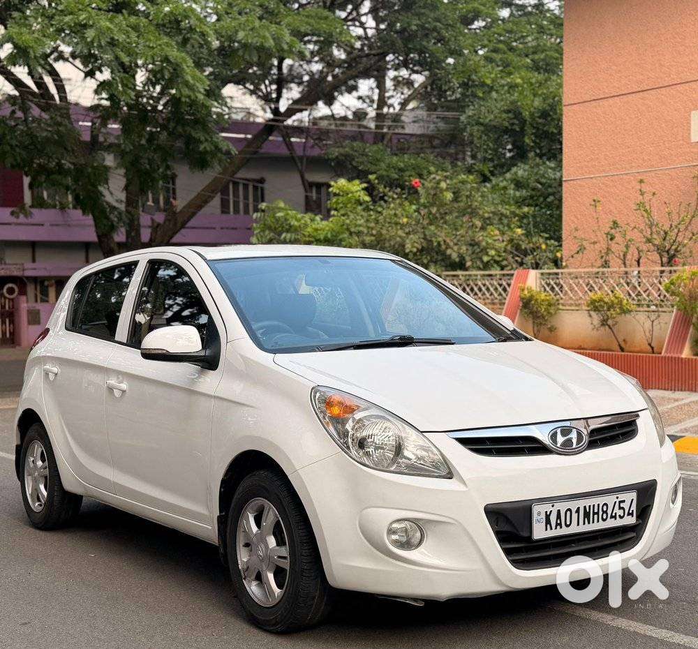 Hyundai I20 2010-2012 1.2 Asta Option With Sunroof, 2011, Petrol