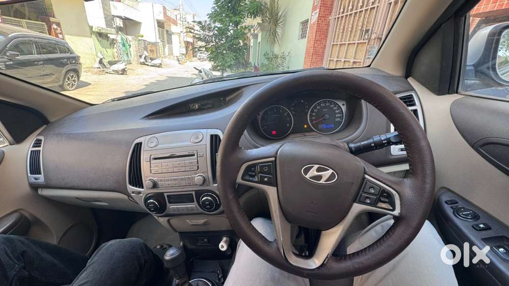 Hyundai I20 Sportz Petrol 2011