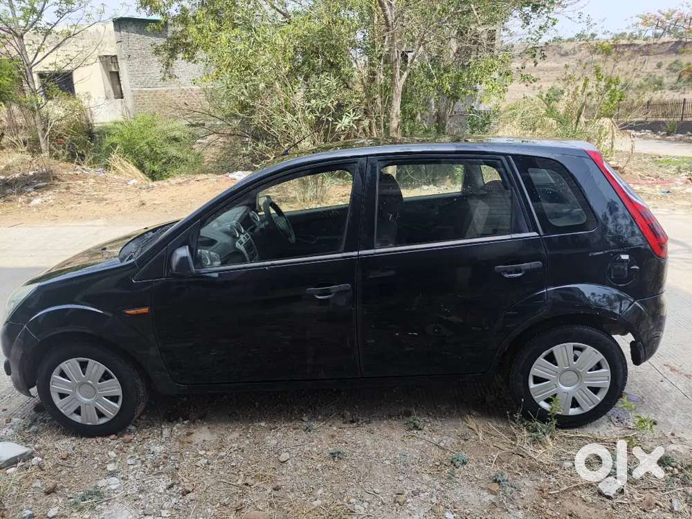 Well Maintained Ford Figo Petrol (top Variant) For Sale