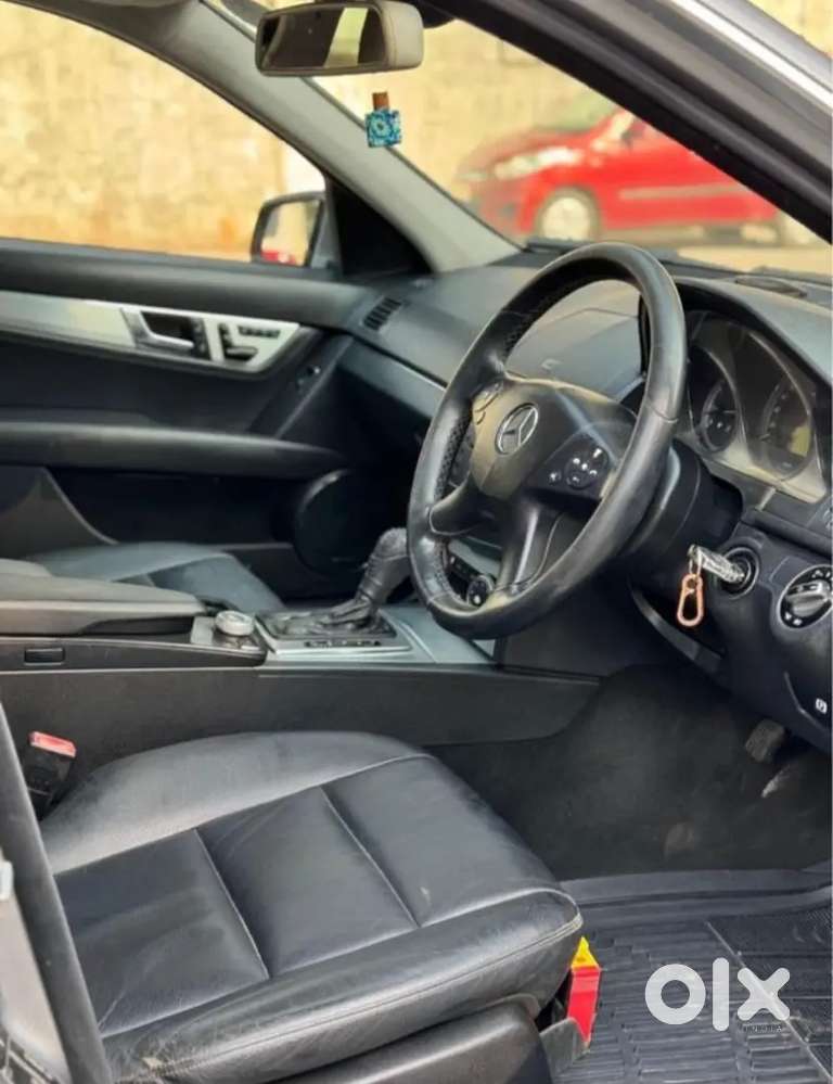 Mercedes-benz C-class 2010 Petrol 79000 Km Driven