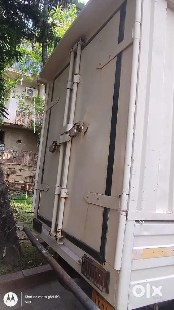 Tip Top Condition Bolero Maxitruk With Box Body