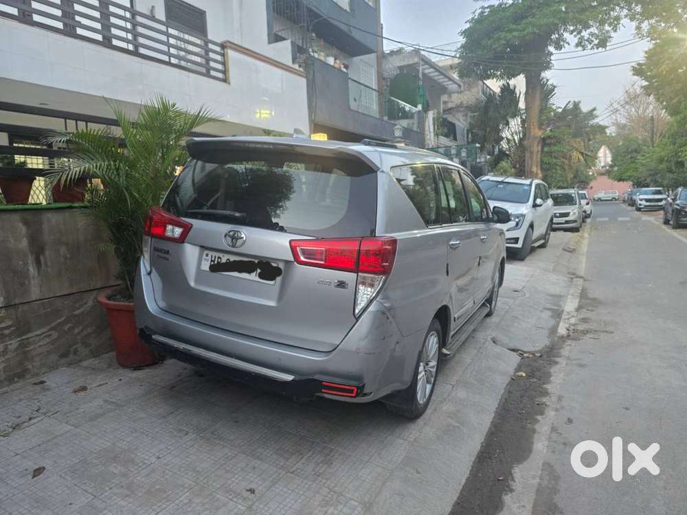 Toyota Innova Crysta