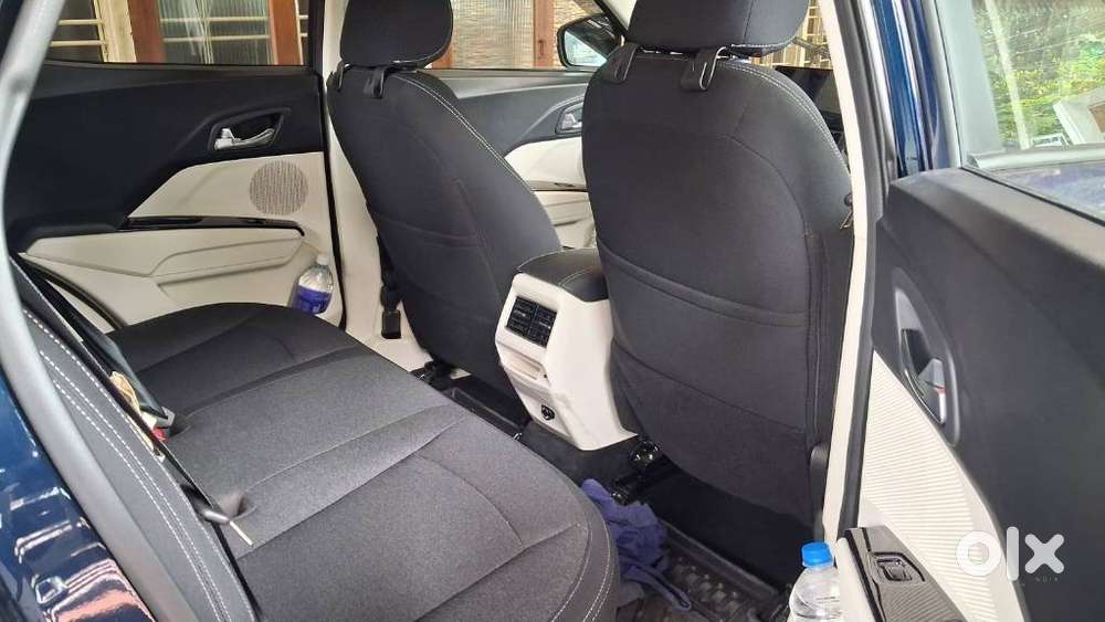 Mahindra Xuv 3xo Ax5l 1.2 Petrol At, 2024, Petrol