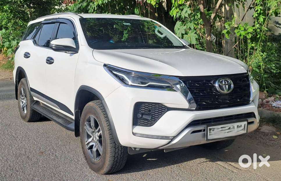 Fortuner 4x2 Automatic Diesel 72000 Km Driven