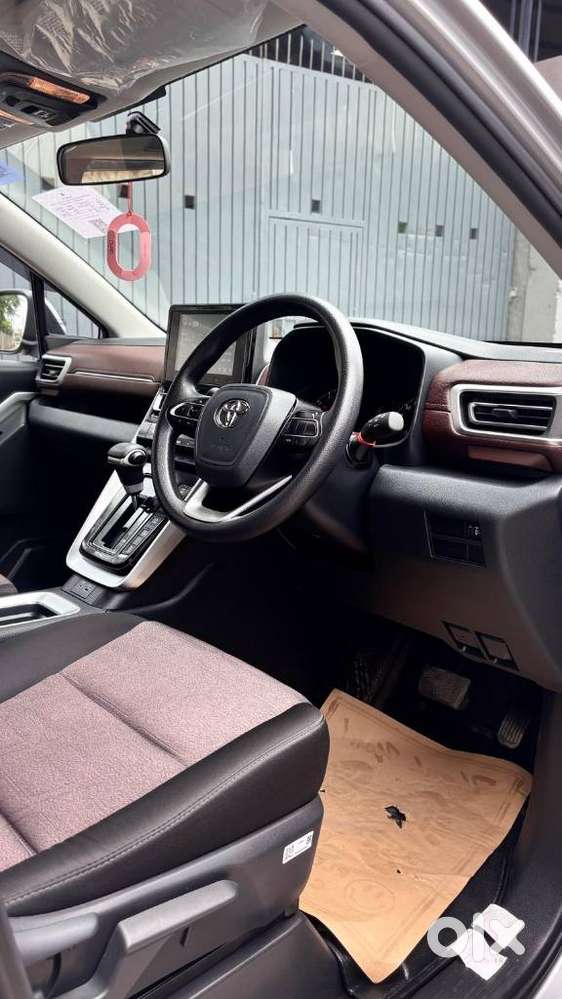 Toyota Innova Hycross, 2026, Petrol