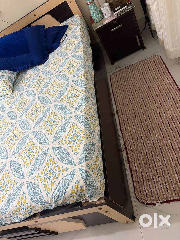 Bed selling with good condition