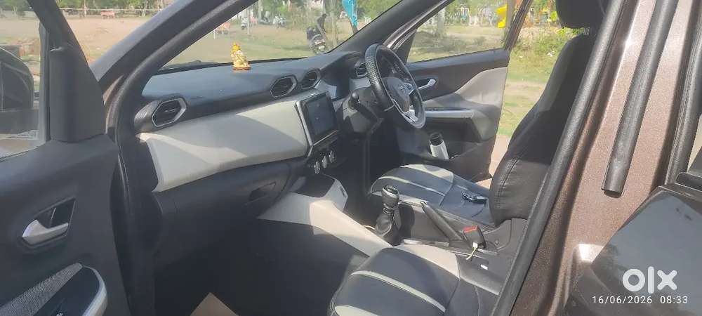 Nissan Magnite 1.0 Xv Petrol Manual 2021