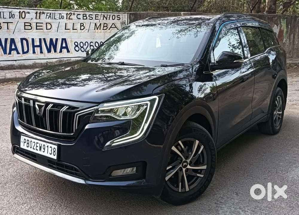 Mahindra Xuv700 2.0 Ax 5 Petrol Mt 7 Str, 2024, Petrol