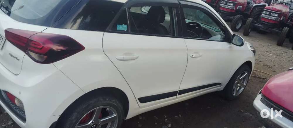 Hyundai I20 Sportz Plus, First Owner Car Driven 62,000