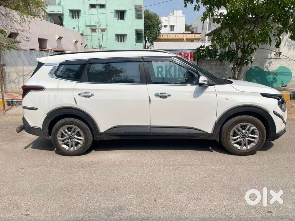 Kia Carens, 2023, Petrol