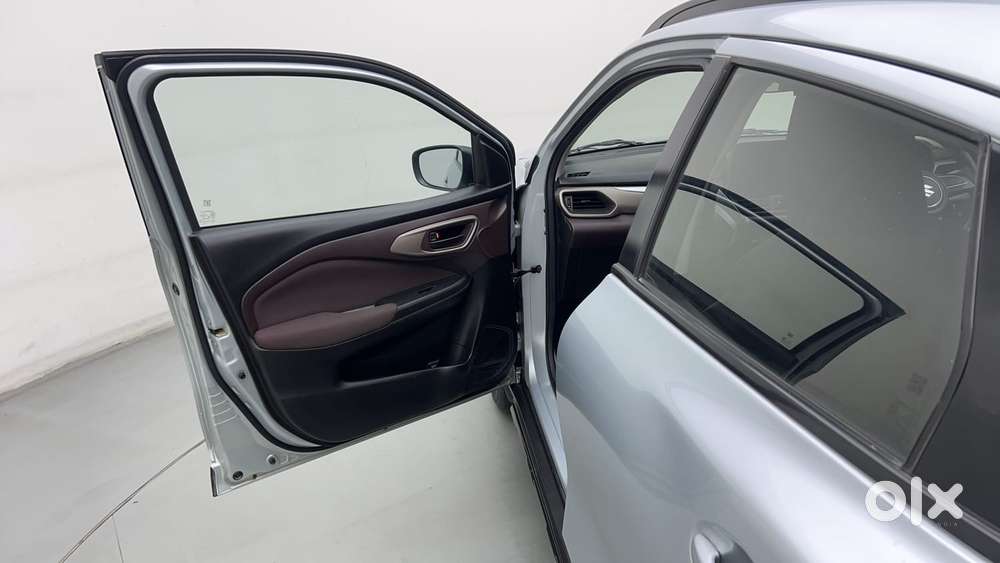 Maruti Suzuki Fronx Delta Plus 1.2l Mt, 2023, Petrol