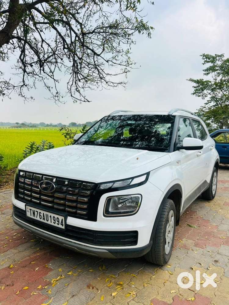 Hyundai Venue 2023 Petrol Well Maintained
