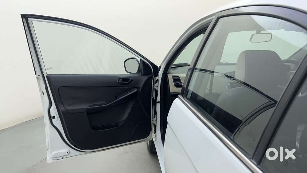 Tata Zest Revotron 1.2t Xms, 2016, Petrol