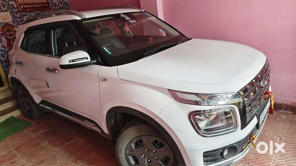 Hyundai Venue 2025 Petrol 20000 Km Driven