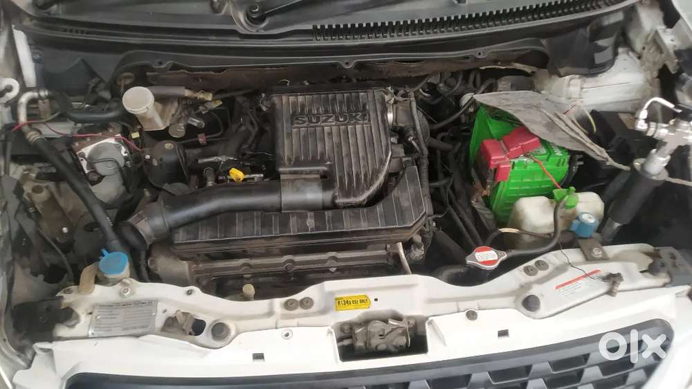 Maruti Suzuki Ertiga 1.5 Zxi, Year 2012 Petrol +cng 5 Wheel Alloy Hai