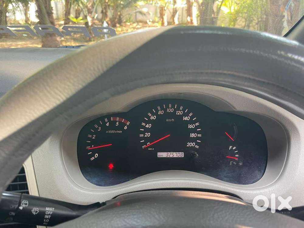 Toyota Innova 2011 Diesel 327000 Km Driven
