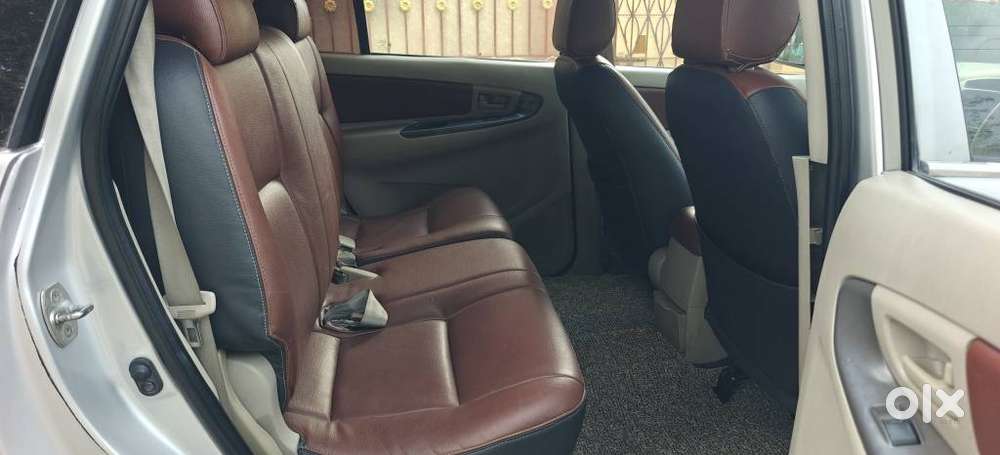 Toyota Innova 2.5 G (diesel) 8 Seater, 2011, Diesel