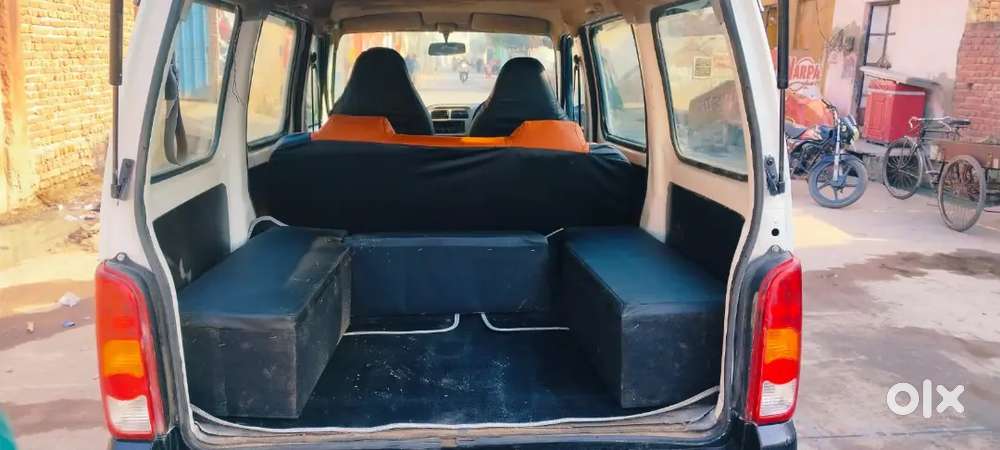 7 Seater Gadi H Jisme Ac Or Cng Lagi Hui H Bhar Se Lagvai H