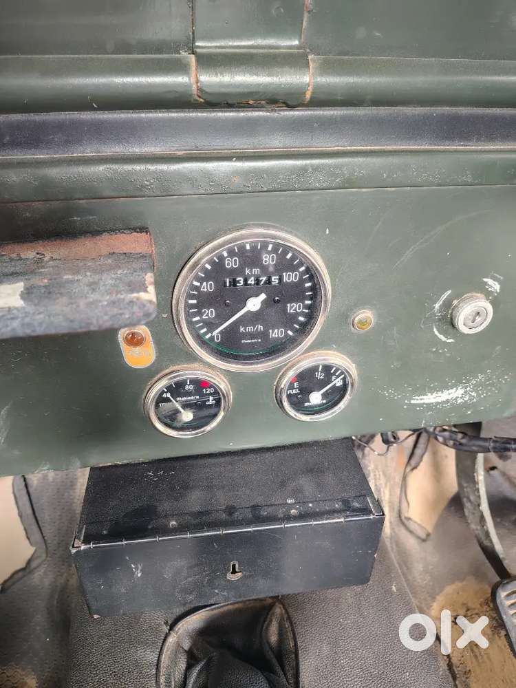 Mahindra Jeep Commander 750 1987