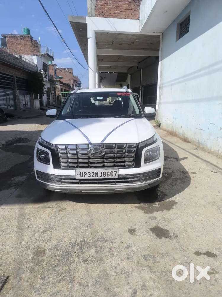 Hyundai Venue 2023 Sx Mt Diesel Well Maintained