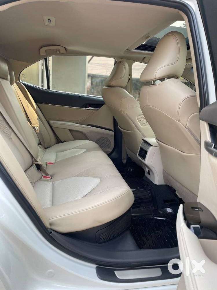 Toyota Camry [2019-ongoing] 2.5 Hybrid, 2019, Cng & Hybrids