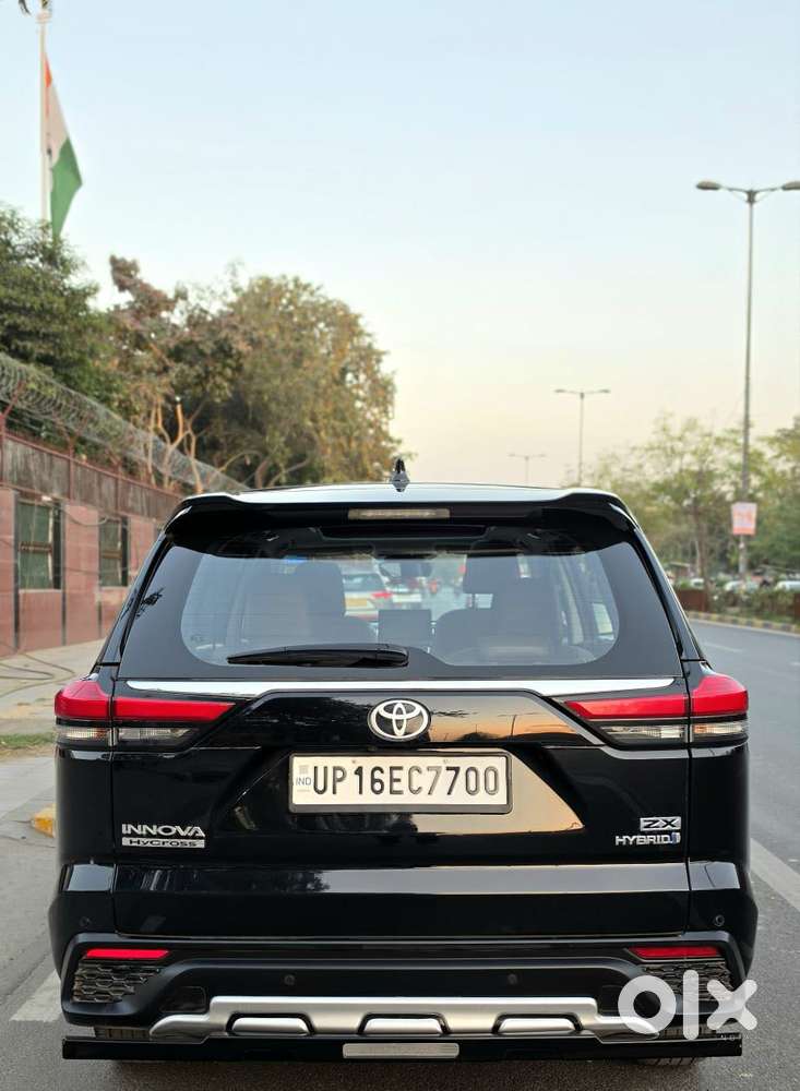 Toyota Innova Hycross 2.0 Zx (o) Hybrid 7 Str, 2024, Petrol