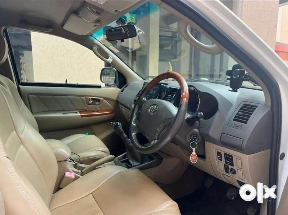 Toyota Fortuner 2010