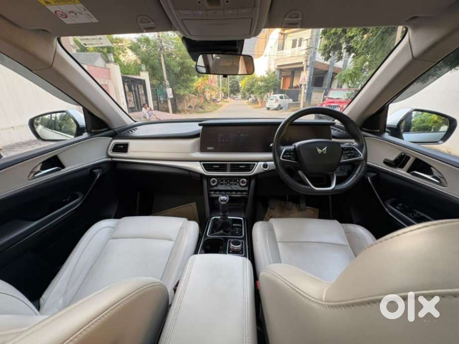 Mahindra Xuv700 2.2 Ax 7 Diesel Mt Luxury Pack Str, 2023, Diesel