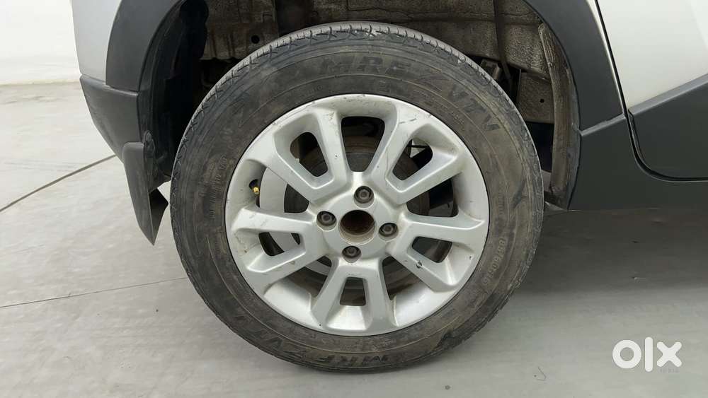 Mahindra Kuv 100 2016-2017 Mfalcon G80 K8 Dual Tone, 2017, Petrol