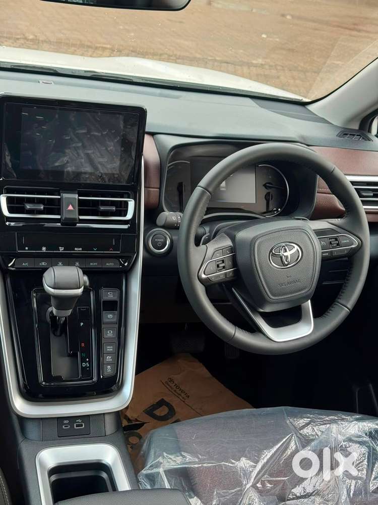 Toyota Innova Hycross 2026 Petrol Strong Hybrid H-ev