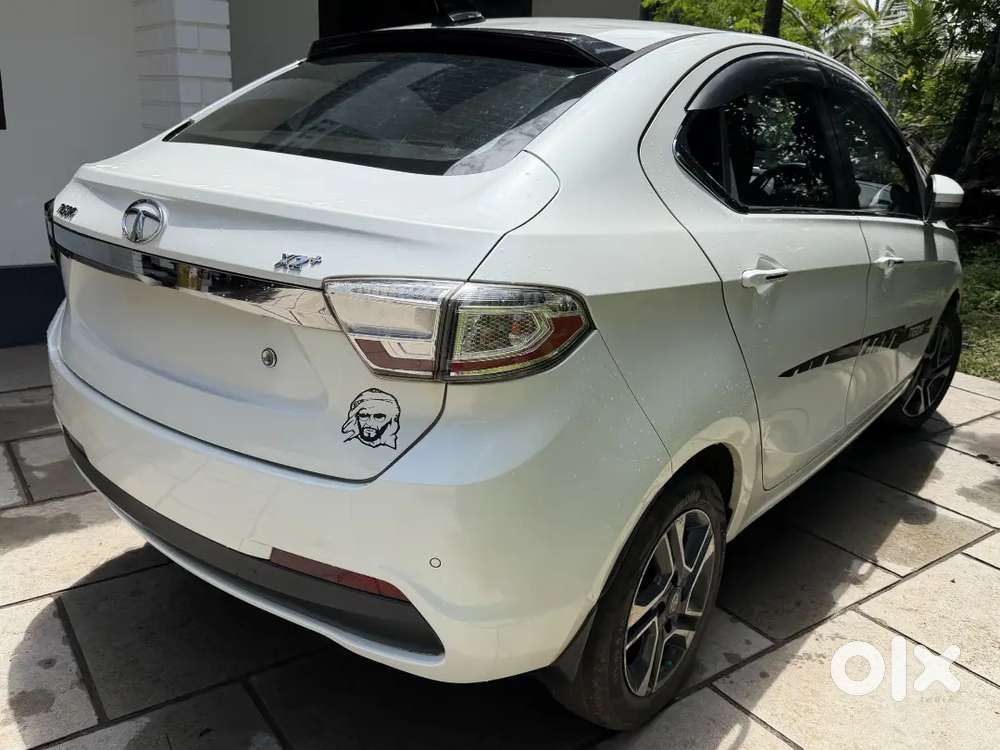 Petrol 121699 Km Driven