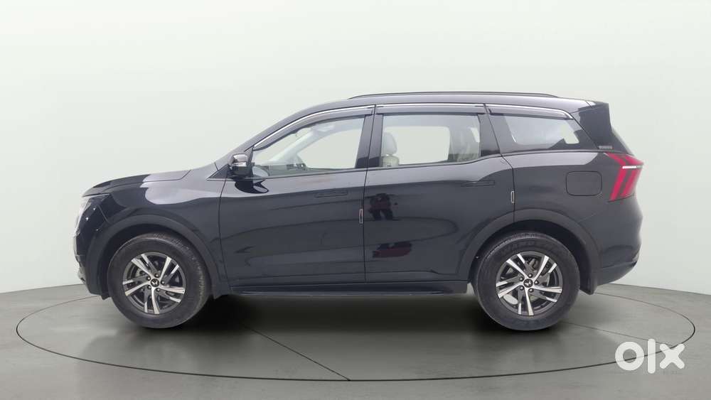 Mahindra Xuv700 2.0 Ax 5 Petrol At Str, 2024, Petrol