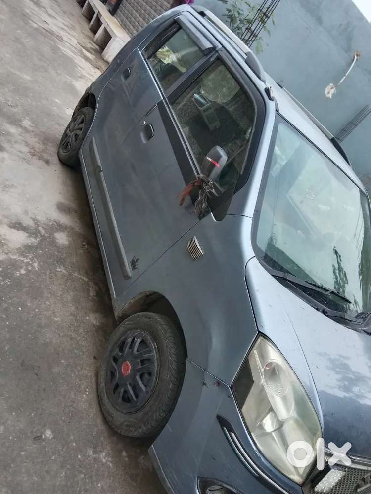 Family Car Wegnor Cng Company Fitted Green