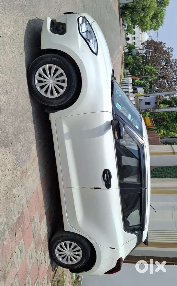 Maruti Suzuki Swift Vxi + Manual, 2020, Petrol
