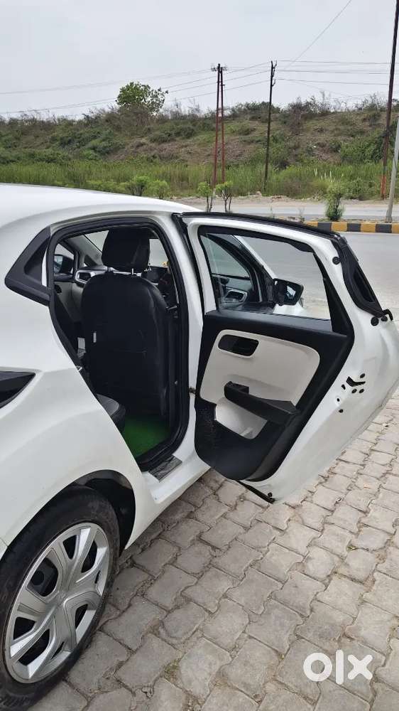 Tata Altroz Xm Plus (s) Petrol 2023 | Sunroof | 16500