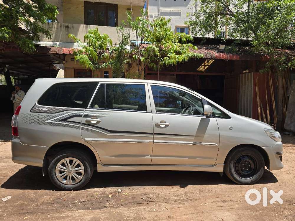 Toyota Innova 2.5 G Diesel 2013  Single Owner  1.28 Lakh Km