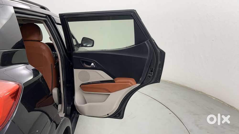 Mahindra Xuv300 W8 Option, 2021, Petrol