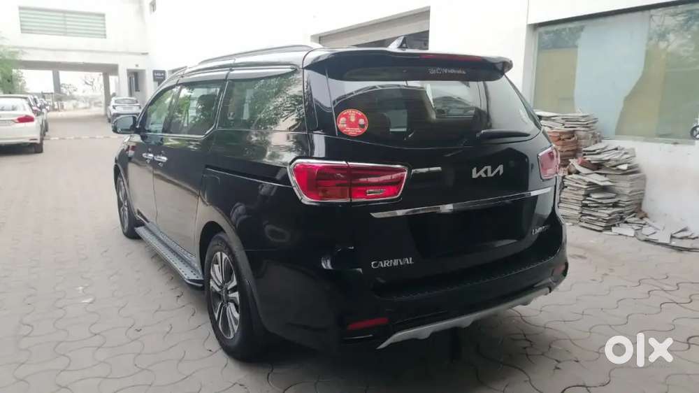 Kia Carnival Limousine Plus 2023 – Black (single Owner  Immaculate