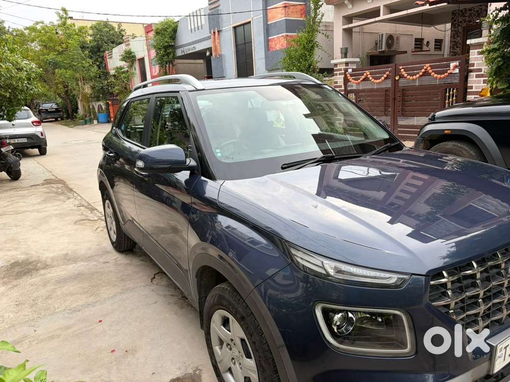 Hyundai Venue Petrol Manual 2021