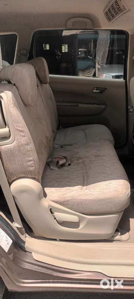 2012 Maruti Suzuki Ertiga. Company Service.. 4 New Apollo Tyresl