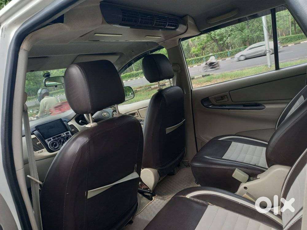 Toyota Innova 2004-2011 2.5 G3, 2010, Diesel