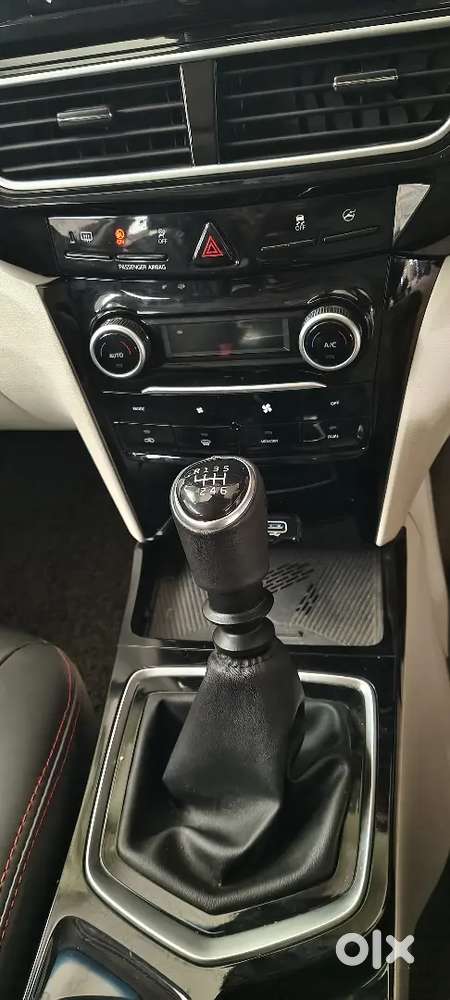 Mahindra Xuv 3xo Ax5 Diesel Mt  Oct 2024  16k Km  Single Owner